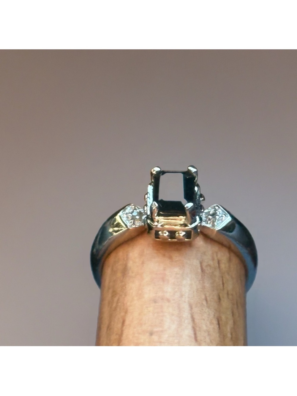 Sterling Silver Black Onyx Ring w/ CZ Accents Sz 7.5 - Like New